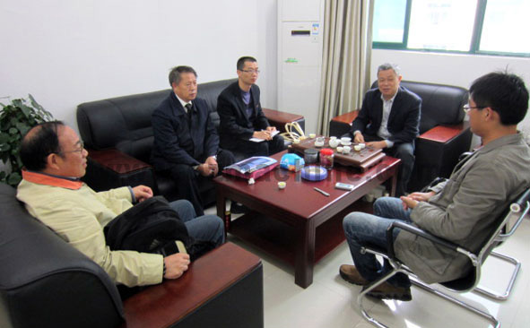 校企合作，共克難題