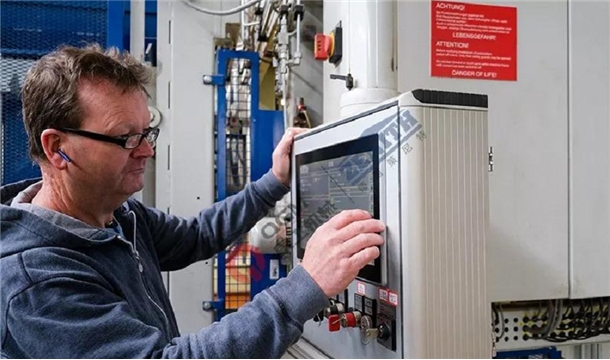 怎么做透水磚機(jī)的日常維護(hù)保養(yǎng)？